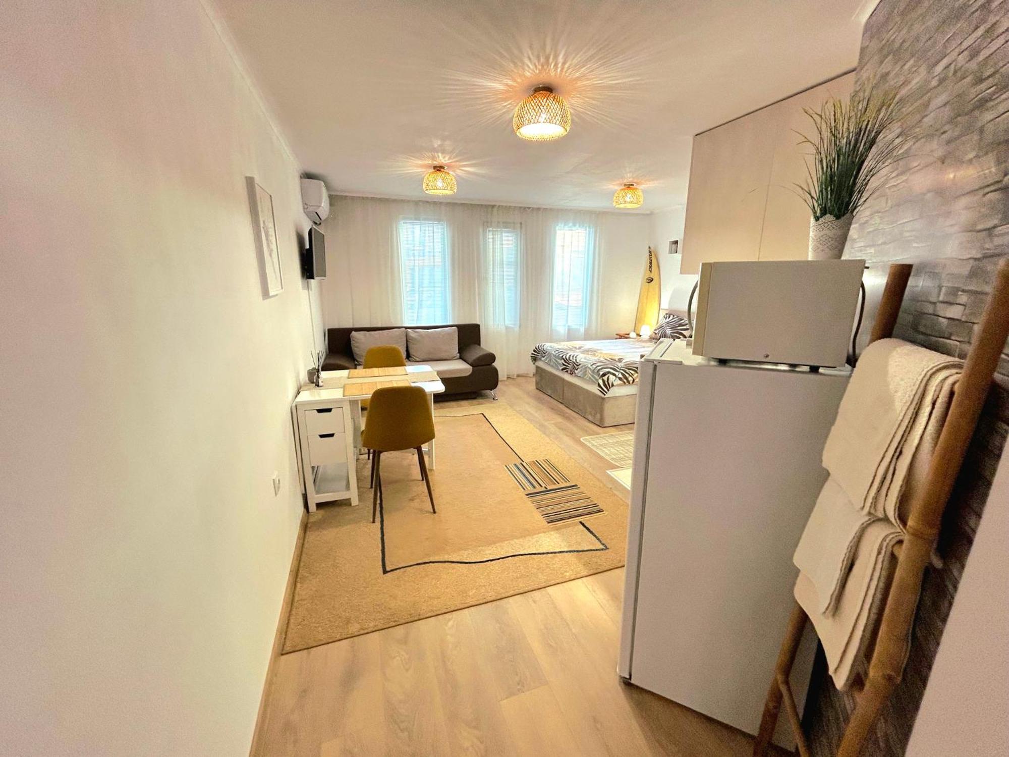 Aloha Apartment Бургас Екстериор снимка