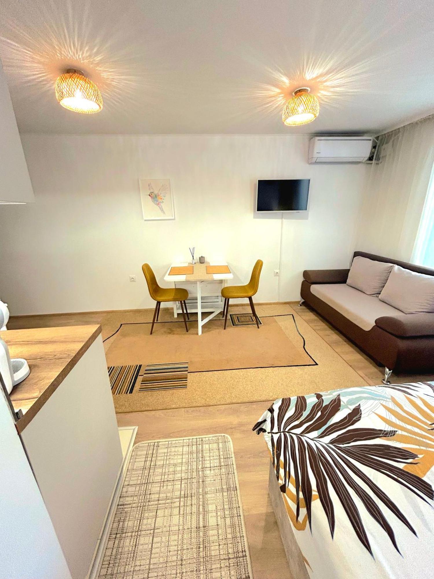 Aloha Apartment Бургас Екстериор снимка