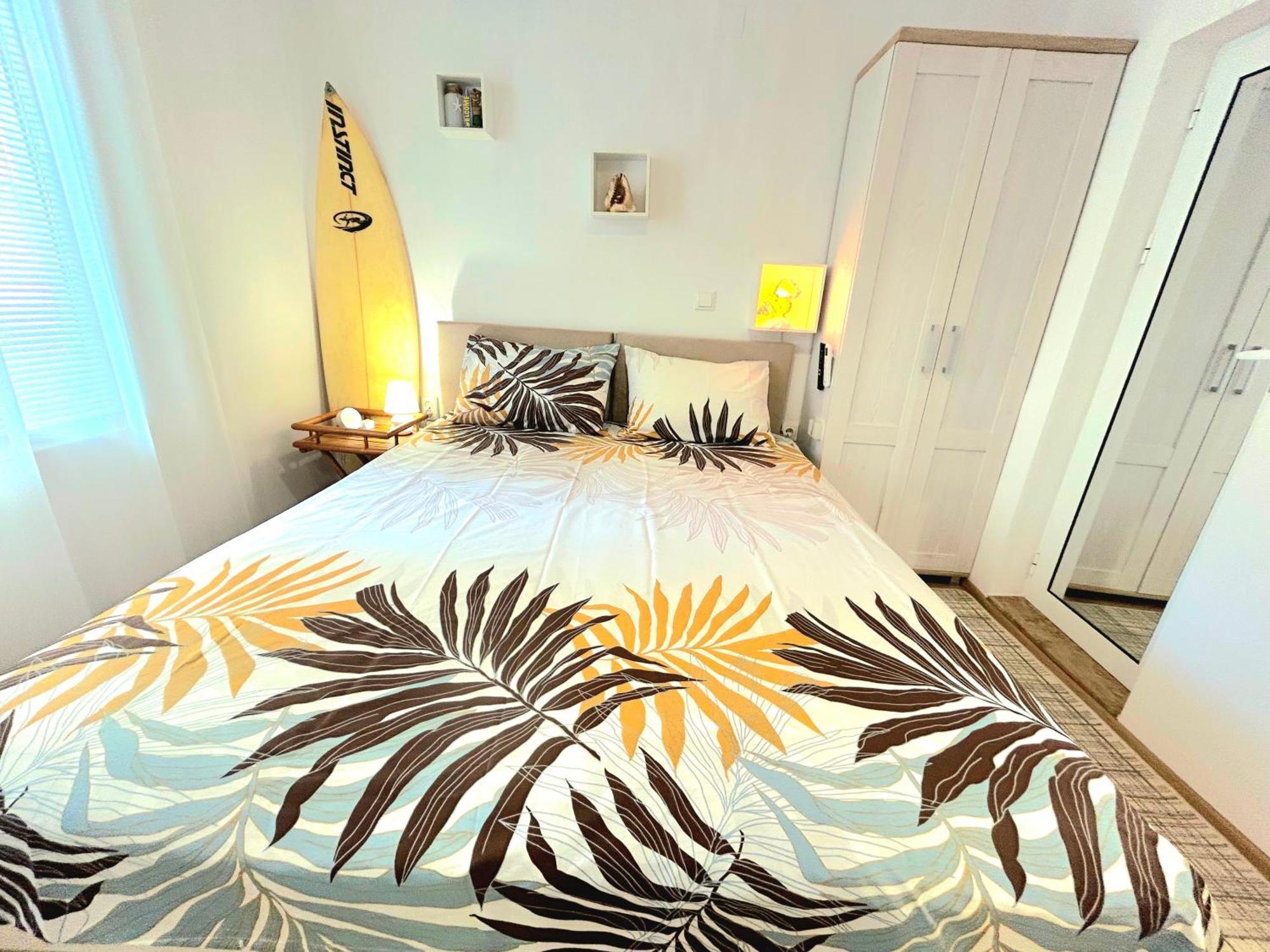 Aloha Apartment Бургас Екстериор снимка