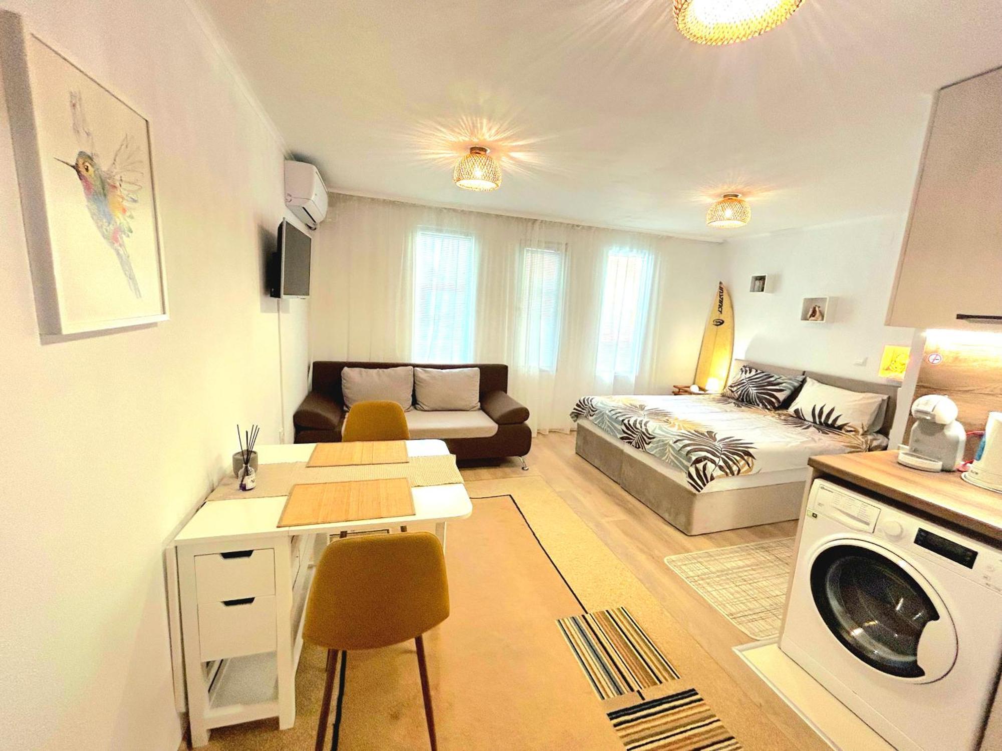 Aloha Apartment Бургас Екстериор снимка